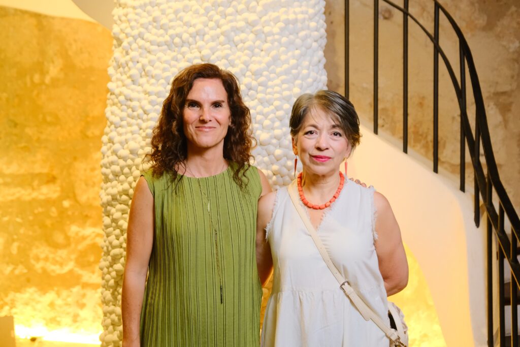 Foto 1 Raquel Paiewonsky y Rossina Cazali