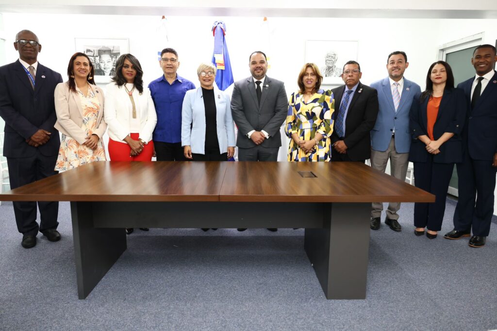 Defensor del Pueblo y Circulo de locutores