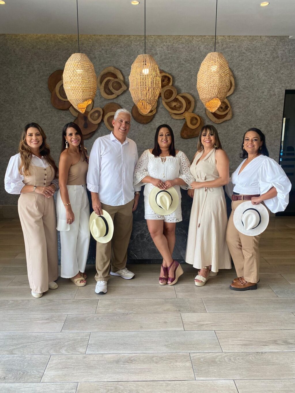 17bb52ae-a294-4f5f-b56a-a5a96f7c8d36-1