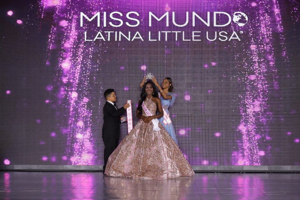 Modelo dominicana Emely Chantal Octavis gana corona internacional en Miss Mundo Latina Pre-Teen