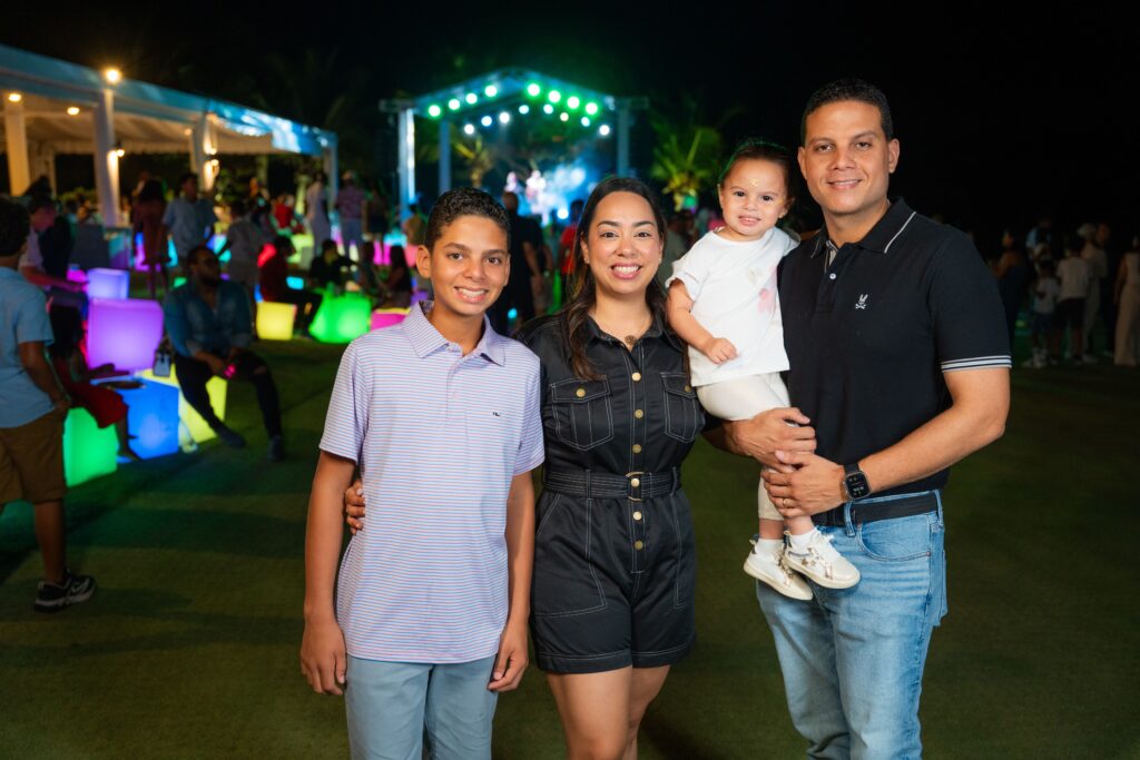 FOTO PRINCIPAL Denis Lee Martínez, Yissel Martínez, Daniela Lee Martínez y Denis Lee