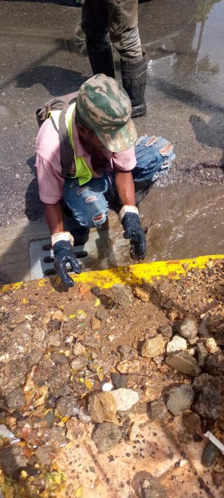 Alcaldía del DN refuerza limpieza de imbornales y filtrantes para prevenir inundaciones por lluvias