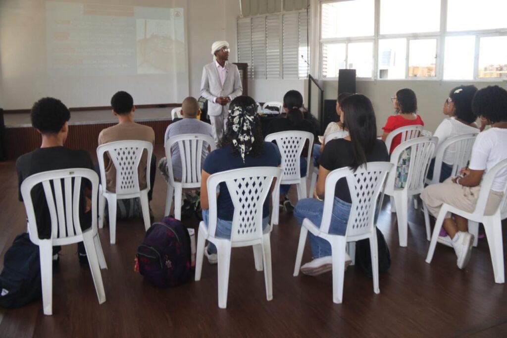Adolescentes reciben formación integral en verano gracias a la Fundación La Esperanza