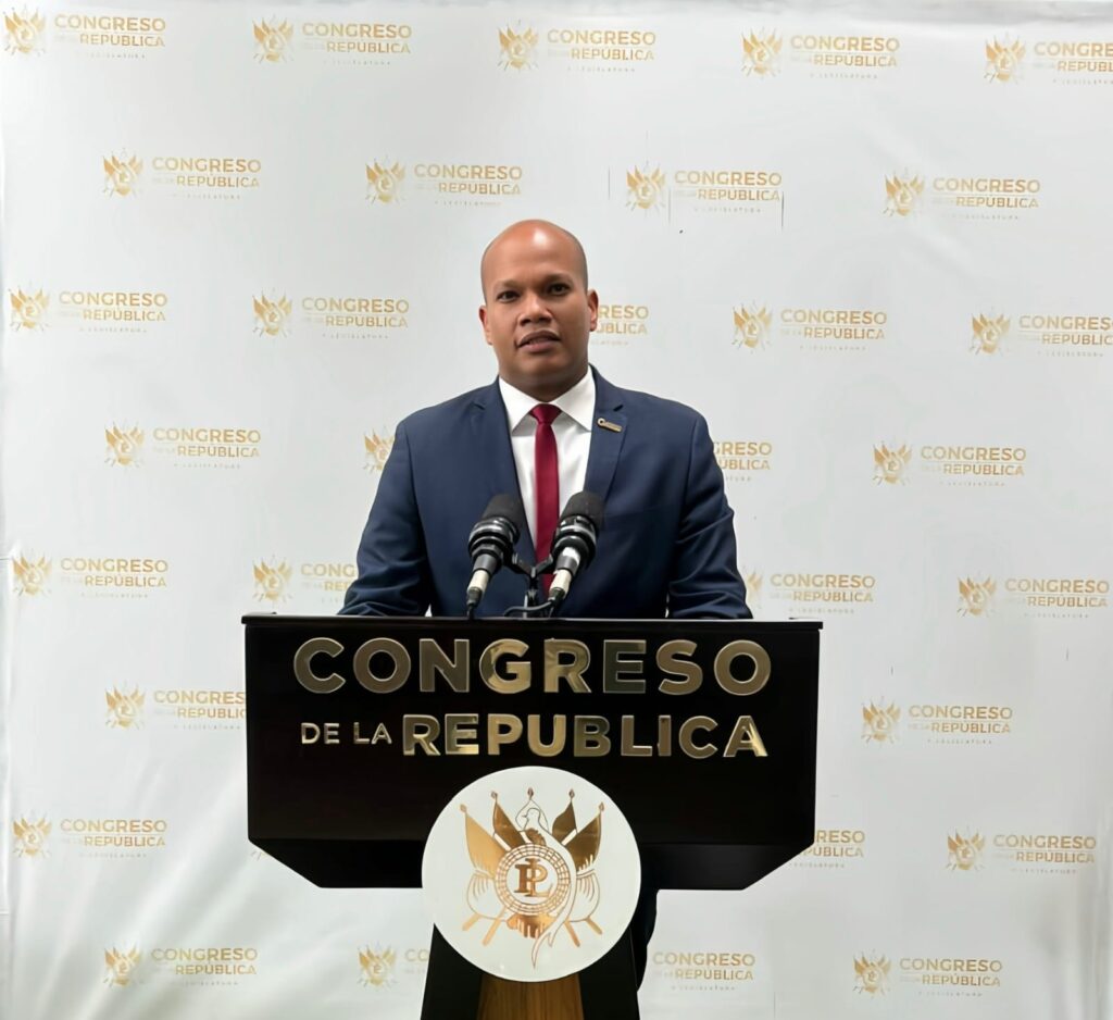 Miguel Otañez, presidente de CAESCO presenta en Guatemala la iniciativa “Espacio Legislativo”
