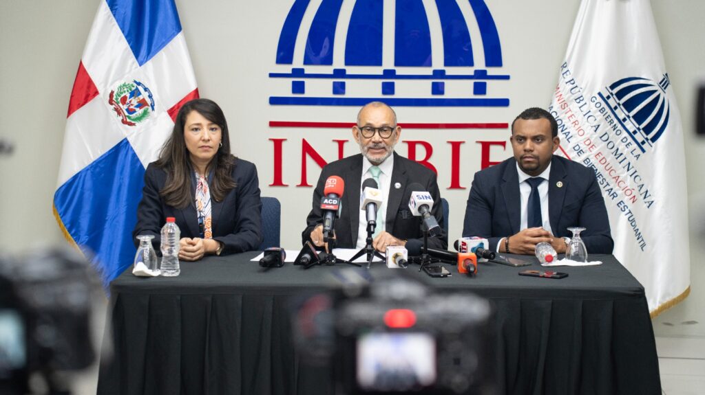 INABIE acata resolución de Contrataciones Públicas sobre adjudicación de zapatos y garantiza continuidad en entrega escolar