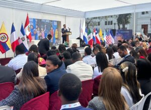 Dániel Lajara, primer dominicano en conducir la Cumbre Internacional de la Juventud