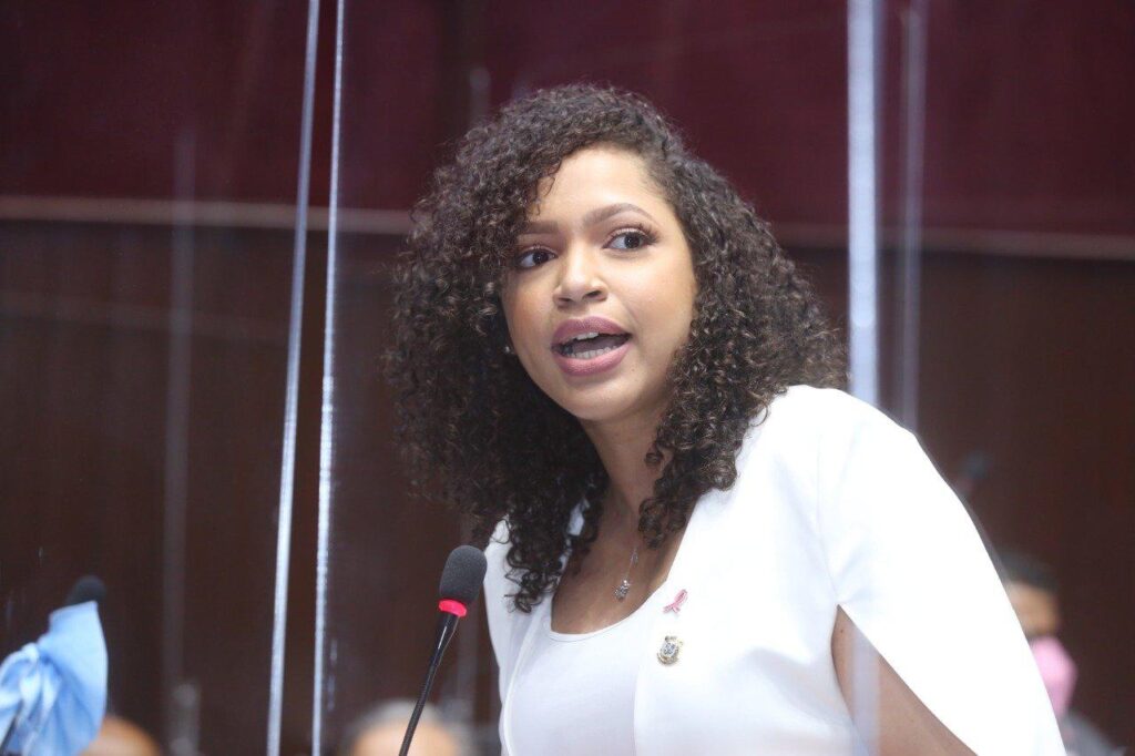 Diputada Juliana O´Neal