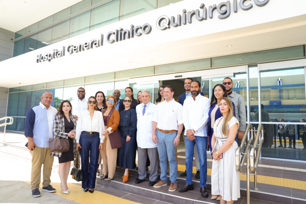Ministro Bonilla realiza encuentro con “Amigos que Suman” en el Hospital Clínico-Quirúrgico Dr. José Joaquín PuelloWhatsApp Image 2025-10-16 at 14.43.06 (2)