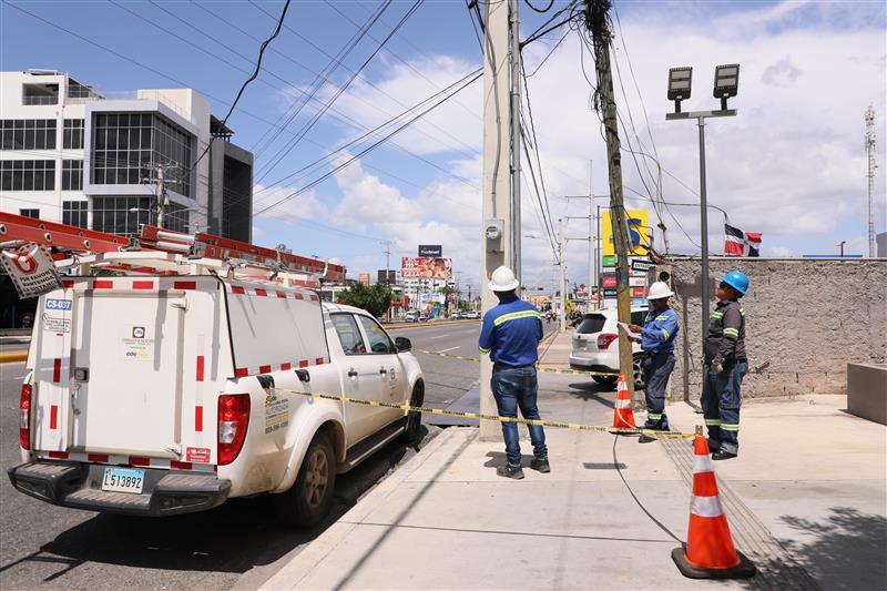 EDEESTE normaliza más de 22 mil clientes y elimina 8 mil conexiones ilegales durante septiembre