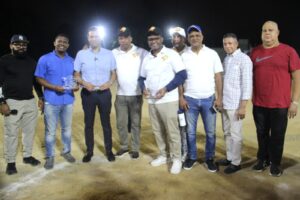 ASODO reconoce a Robert Polanco por su compromiso con el desarrollo deportivo en Santo Domingo Oeste