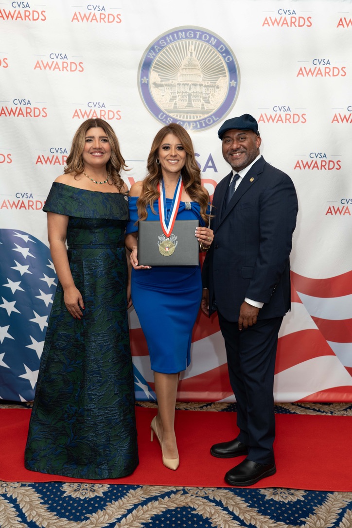 Paola Vivas recibe los más altos honores del gobierno de Estados Unidos por su liderazgo y contribución a la comunidad latina