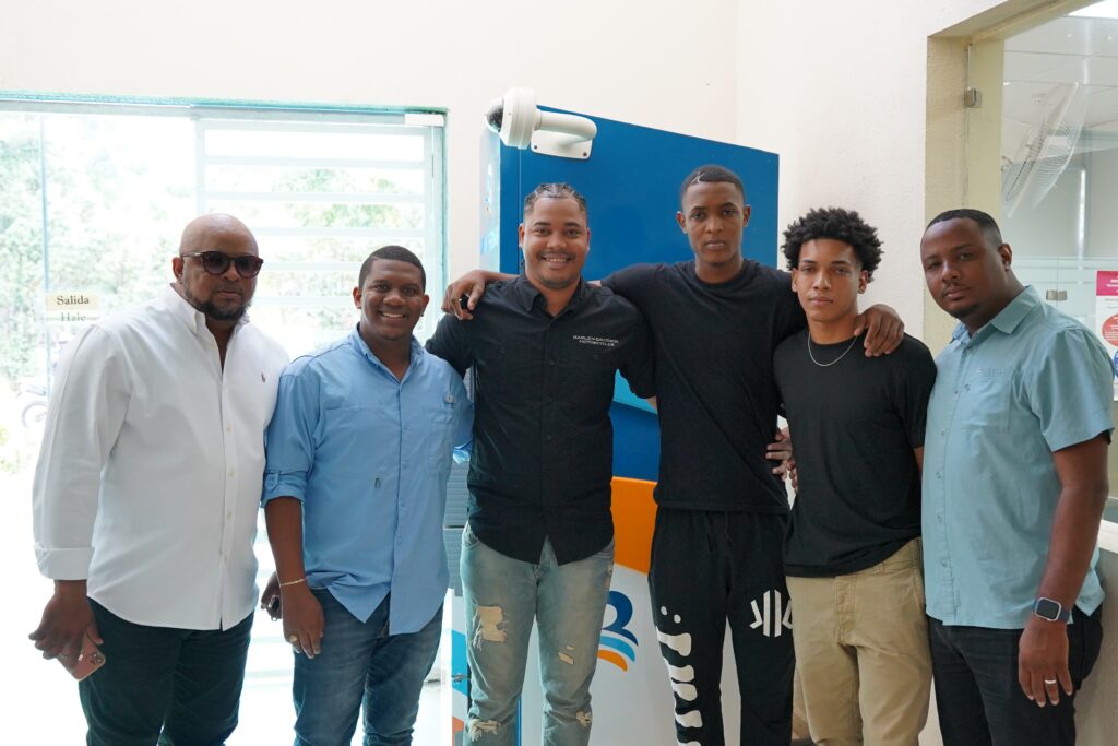 Franquicia Iván Guzmán Klang dice presente en el lanzamiento del 7mo Torneo Superior de Baloncesto de Santo Domingo Oeste