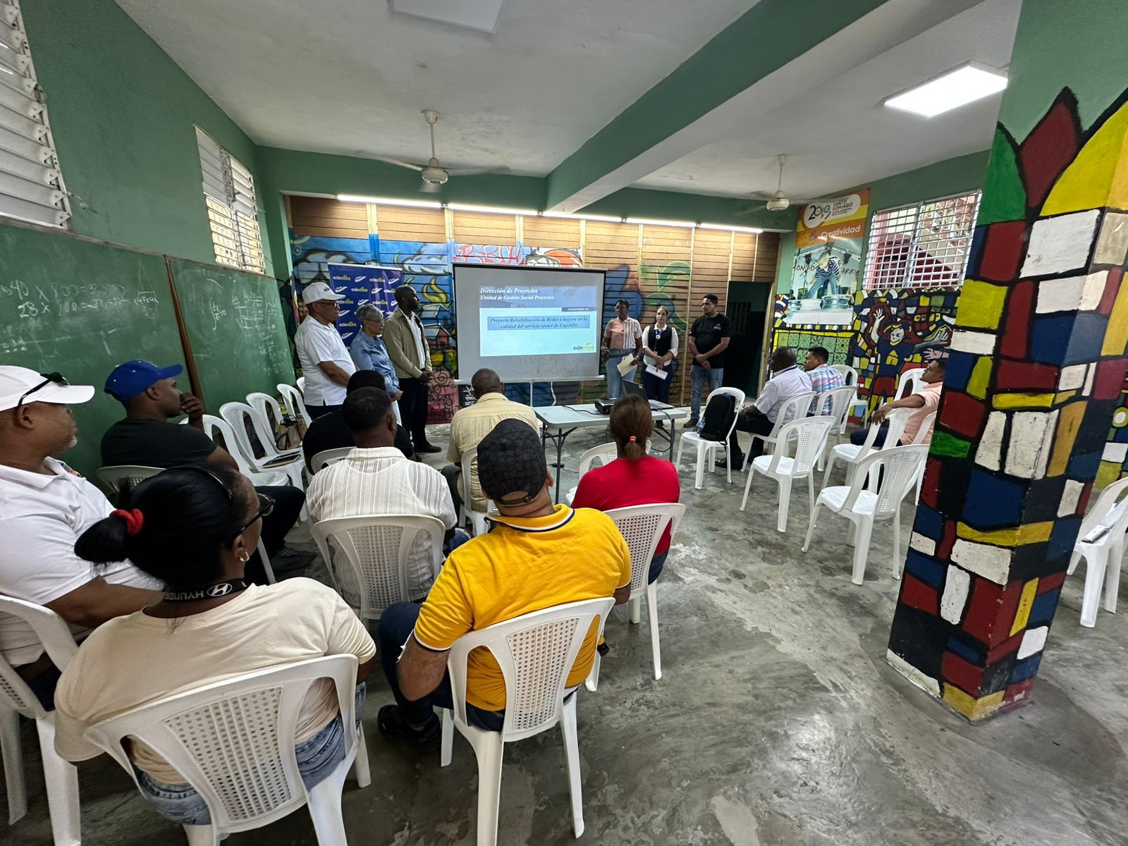 Edeeste recorre sector Capotillo previo a trabajos de rehabilitación de redes y fortalece vínculos con la comunidad