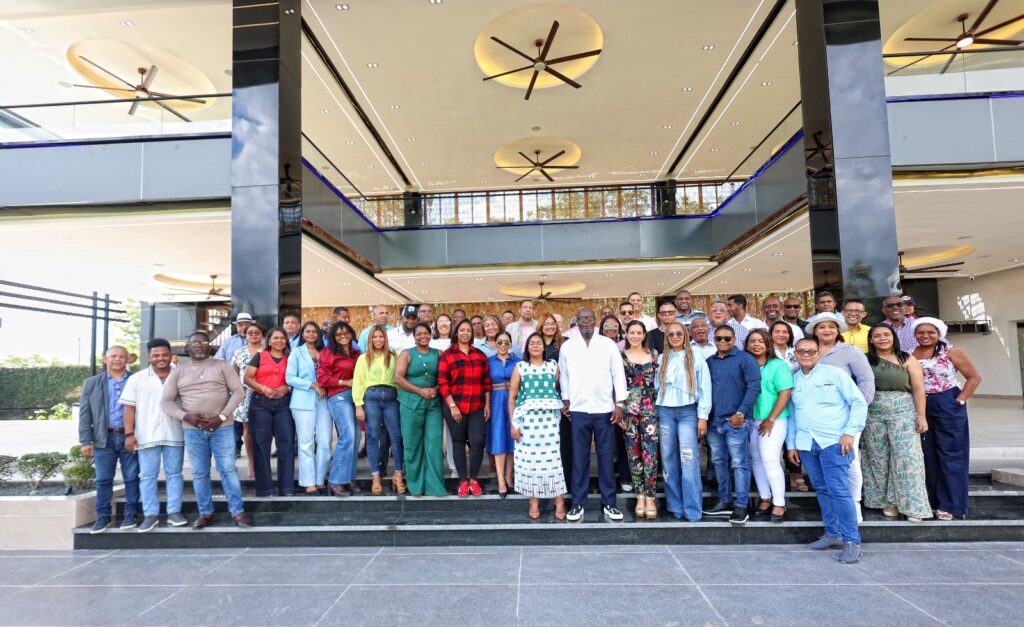 Leyvi Bautista celebra su tradicional encuentro navideño con comunicadores y anuncia nuevas jornadas formativas