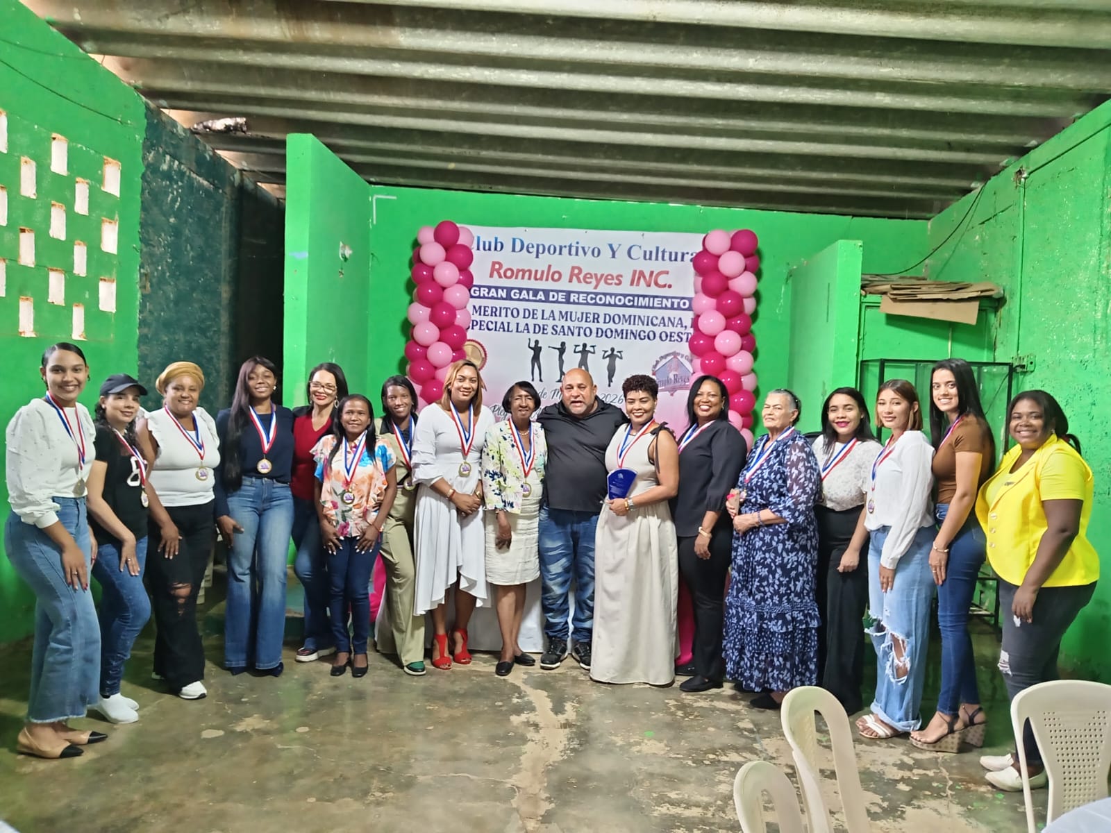 Club Deportivo y Cultural Rómulo Reyes realiza segunda entrega al Mérito de la Mujer en SDO