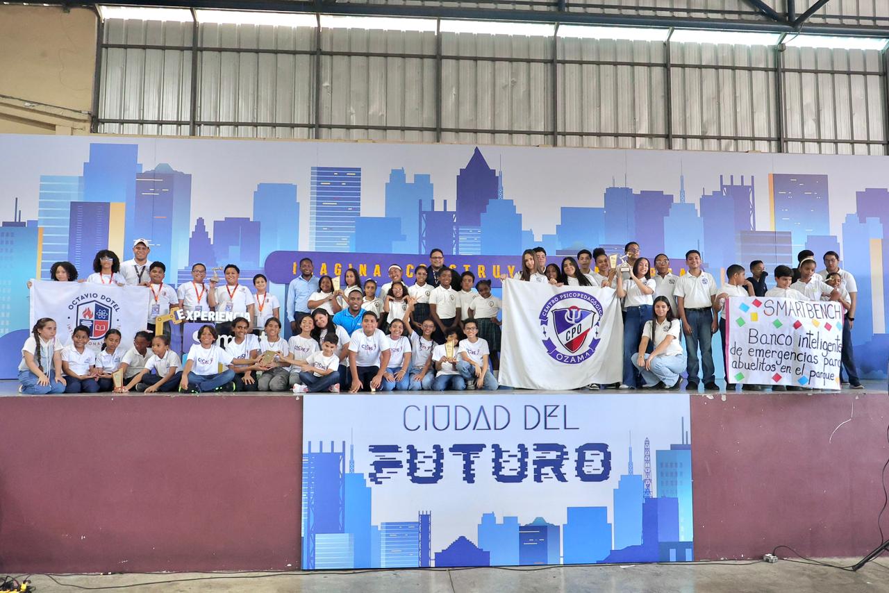 Ediciones Logos realiza exitosa Experiencia SmartTEAM 2026 “Ciudad del Futuro”