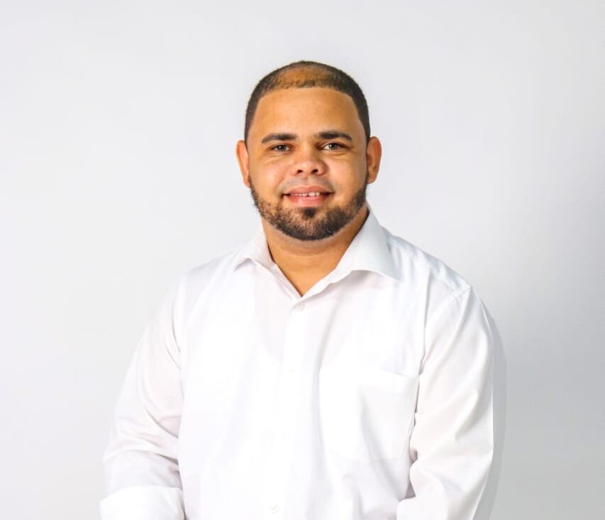 Víctor Cabrera (Nini) presenta su candidatura a la presidencia de la Juventud de Santo Domingo Oeste