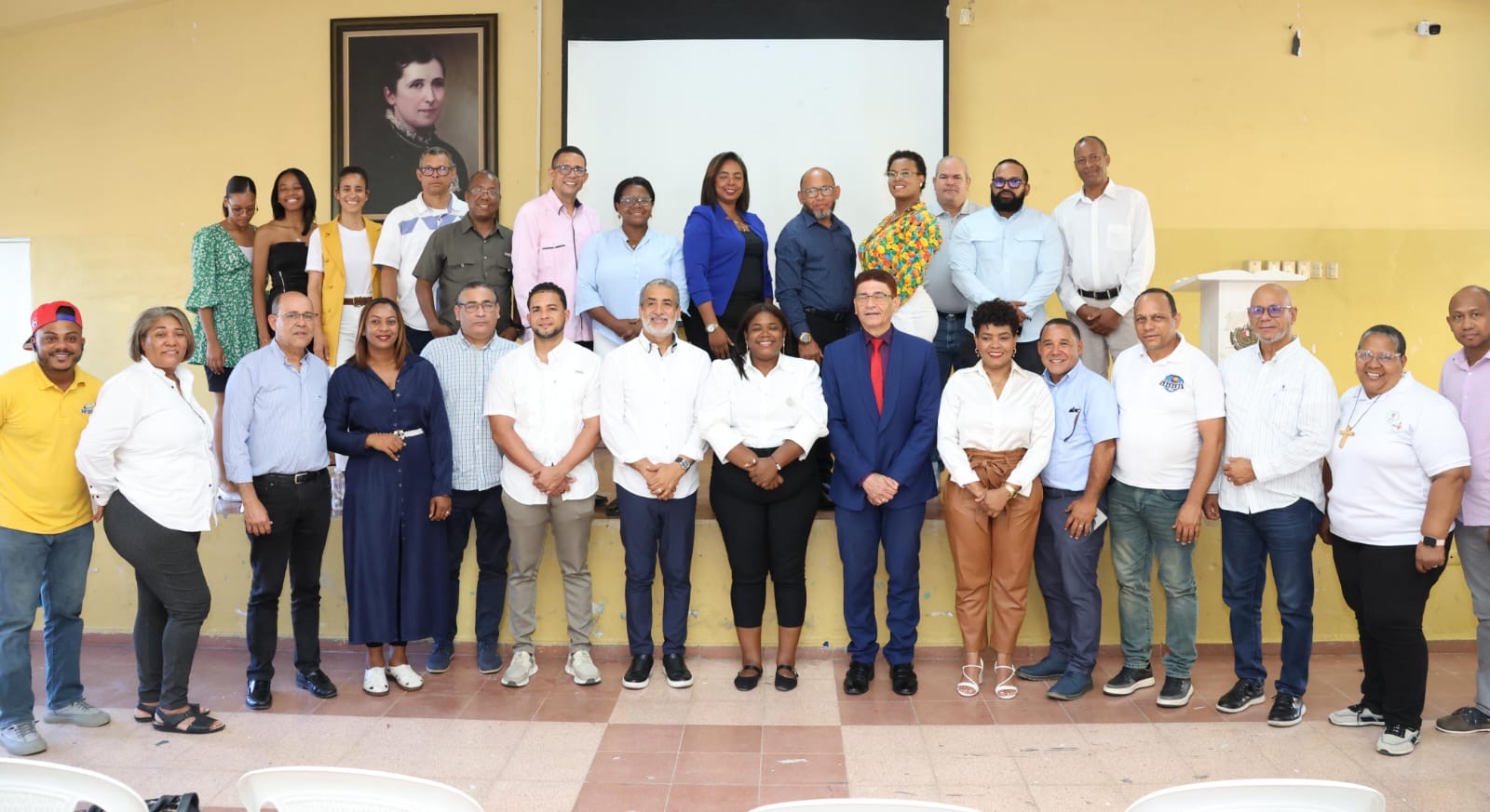 SNTP Santo Domingo Oeste impulsa formación integral con conferencia sobre salud mental, comunicación y liderazgo