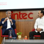 Abinader anuncia reducción histórica de la pobreza al 15.3 % y plantea eliminar el anticipo a las mipymes durante apertura del Aula Abierta de Economía en INTEC